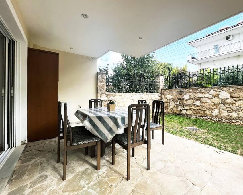 Eva'S Villas 2室温馨庭院拥有私家停车位 Γλυκά Νερά Εξωτερικό φωτογραφία